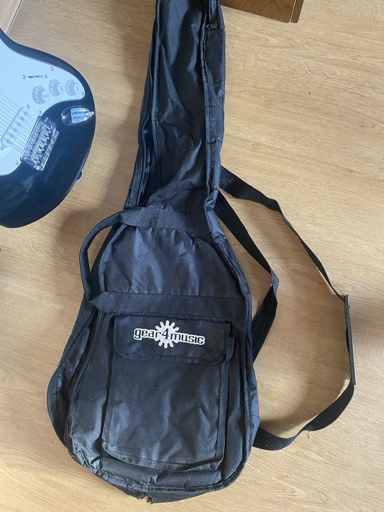 Dziecięca gitara elektryczna