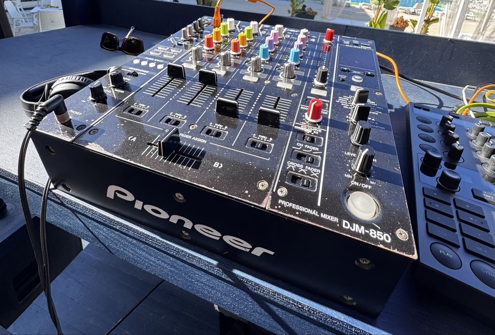 Pioneer Djm 850 com Flight case