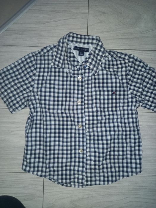 Sweterek okaidi oraz koszula hilfiger