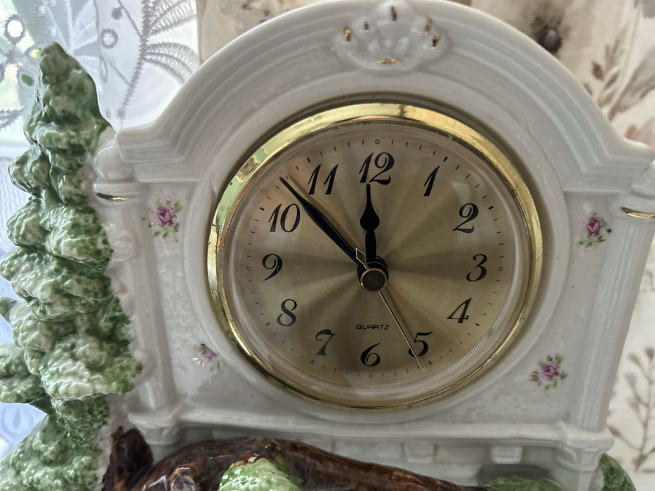 Piekny zegar stojący