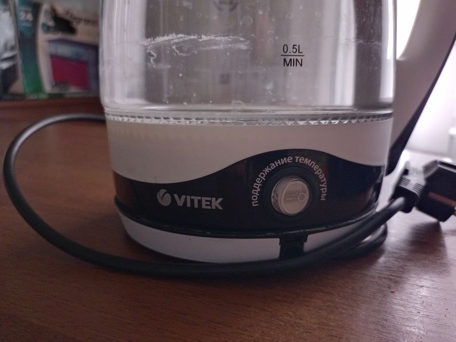 Електрочайник vitek vt-7027 BW на запчастини