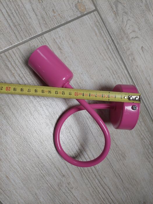 Różowy kinkiet minimalistyczny