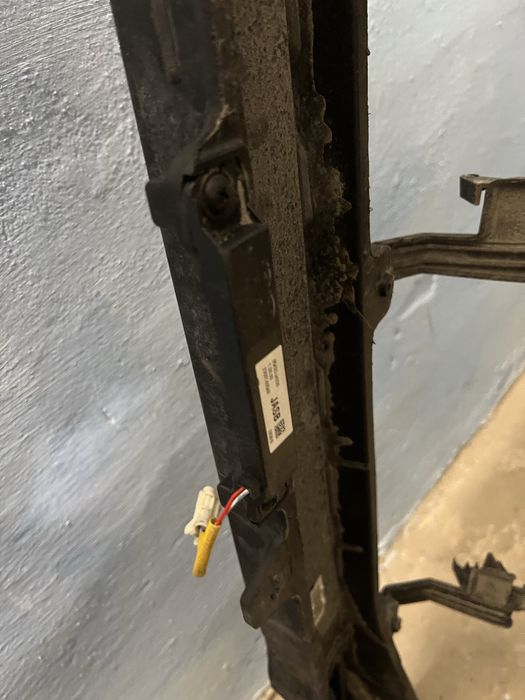 Підсилювач заднього бампера hyundai kona