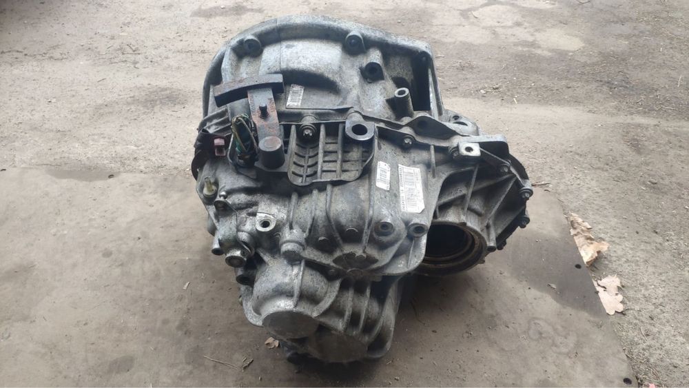 КПП 6-ступка Renault Trafic(00-14)Opel Vivaro Nissan Primastar 1.9dci