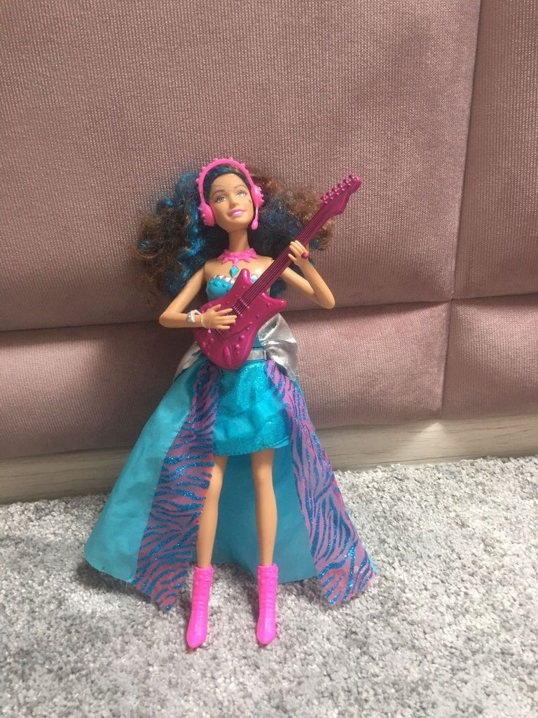 Lalka Barbie Rockowa księżniczka z gitarą, gra i śpiewa