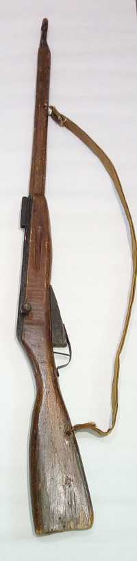 Деревянное Игрушечное ружьё.Длина 125 см.