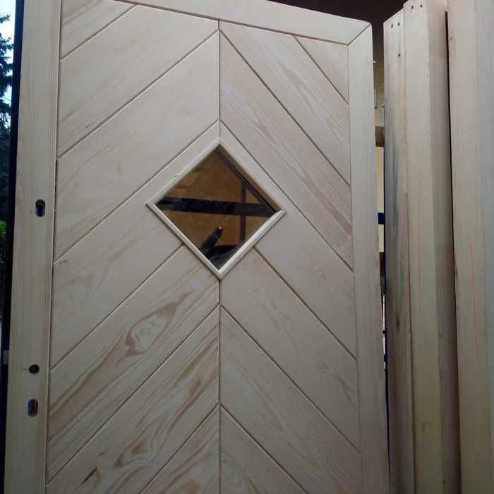 Jodelka sosnowe drewniane wewnetrzne drzwi