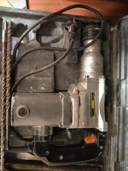 Перфоратор KINZO 25C20 + бури