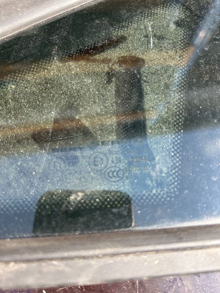 Seat Leon 5f0 szyba szybka trójkątna prawa przód