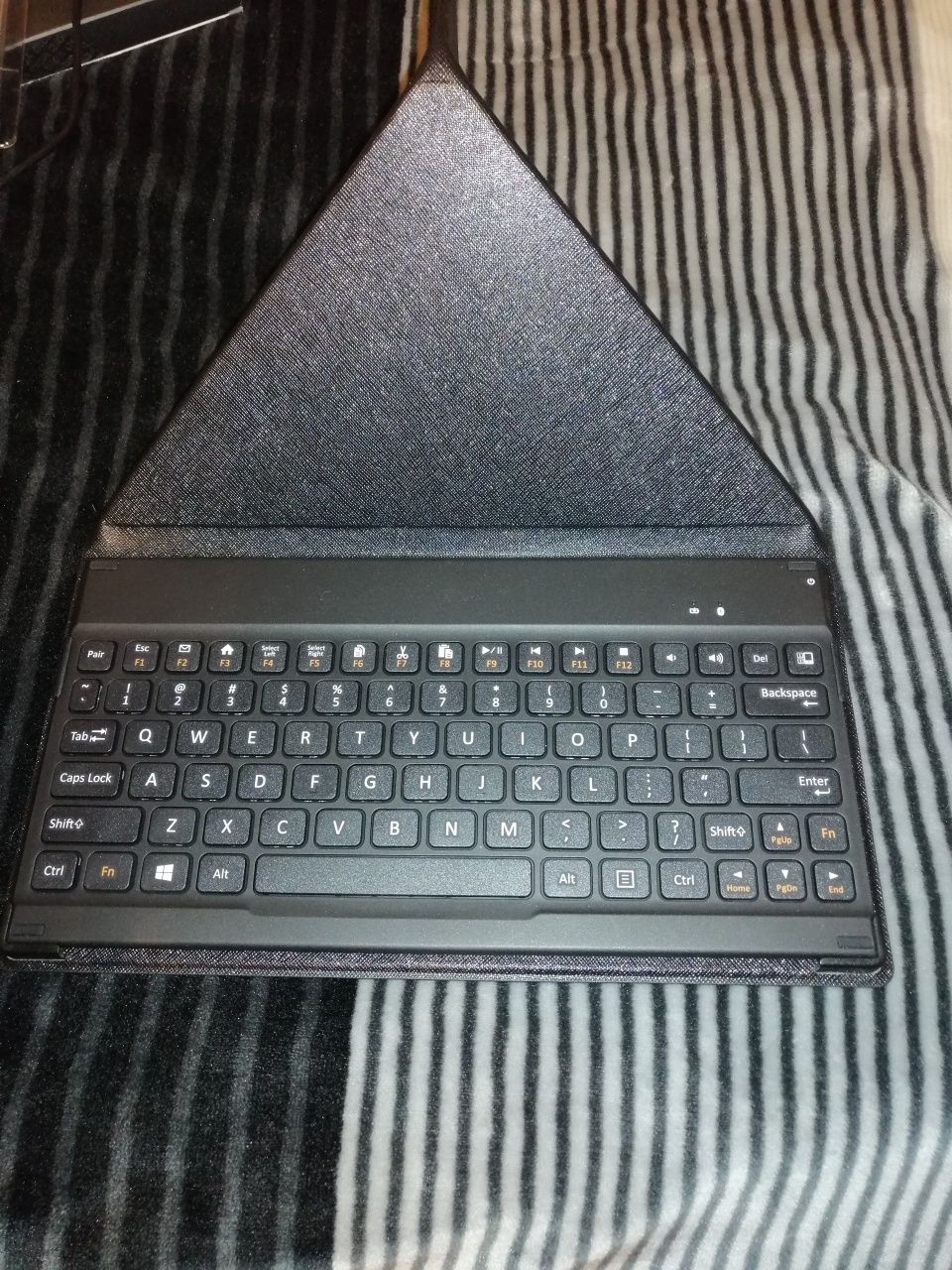 Lenovo BT MULTI-OS KEYBOARD W500. Klawiatura na blotooth