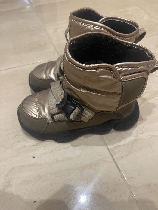 Продам ботинки зимние LC Waikiki на девочку