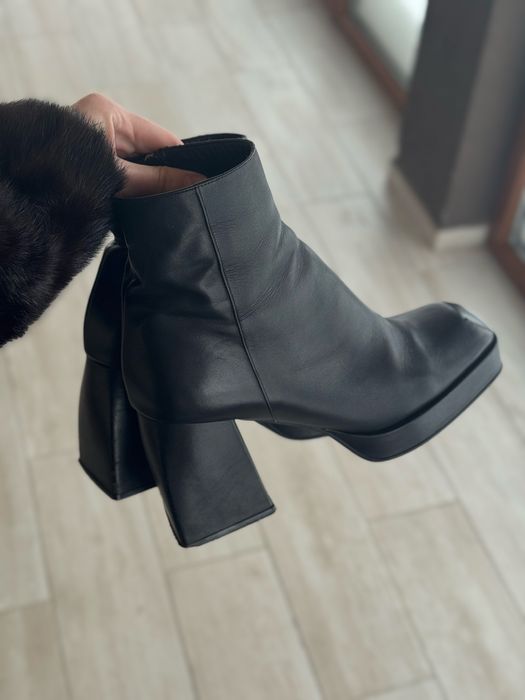 Ботильйони 38 розмір Італія