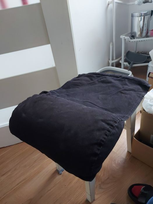 poduszka zagłówek podgłówek na krzesło czarna z Ikea