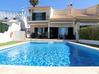 Moradia T3 com jardim e piscina em Vilamoura, Algarve