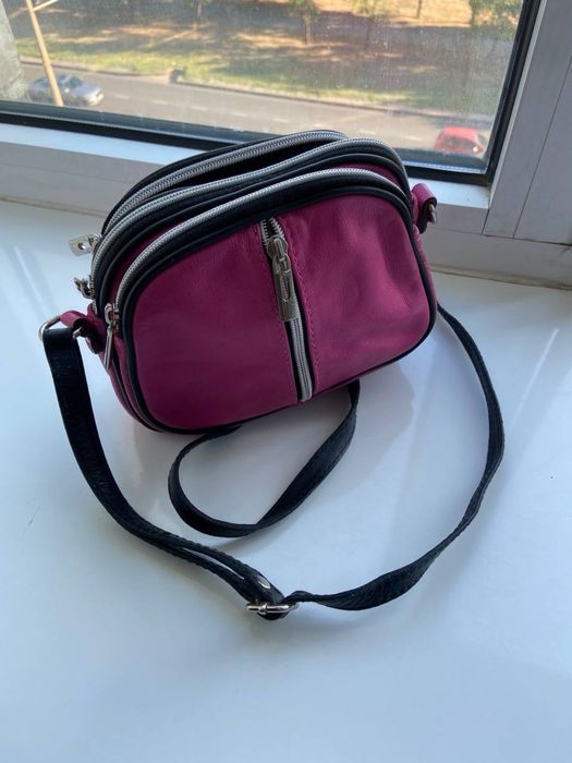 Шкіряна сумочка в хорошому стані