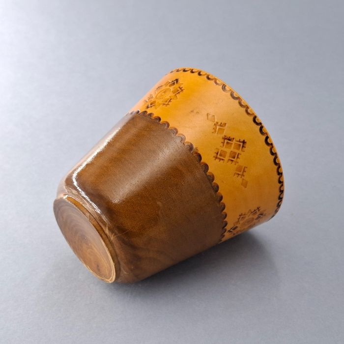 lata 60/70-te piękny drewniany pojemnik kubek cepelia