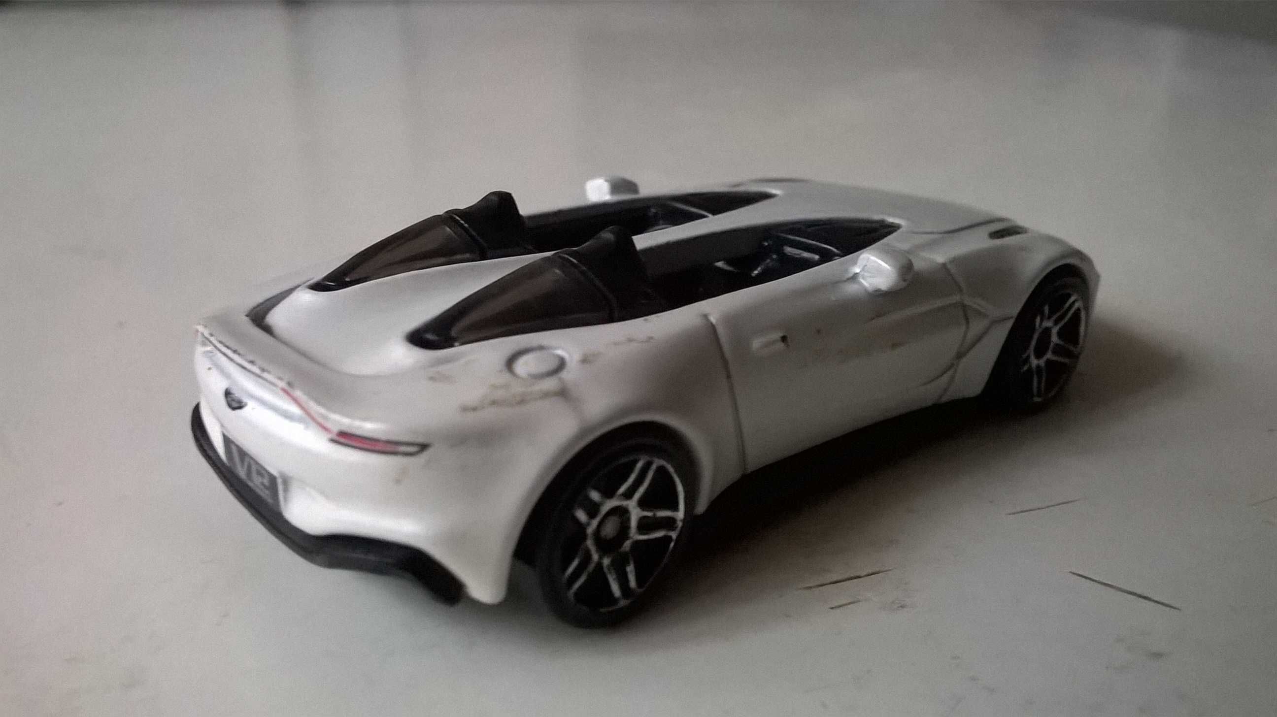 Aston Martin V12 Speedster - Hot Wheels 2021