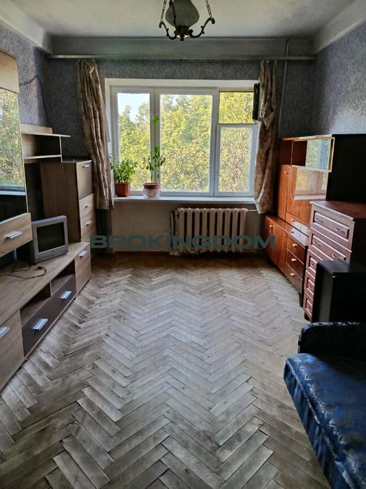 Продаж 3к квартири по вул Соломьянська 32