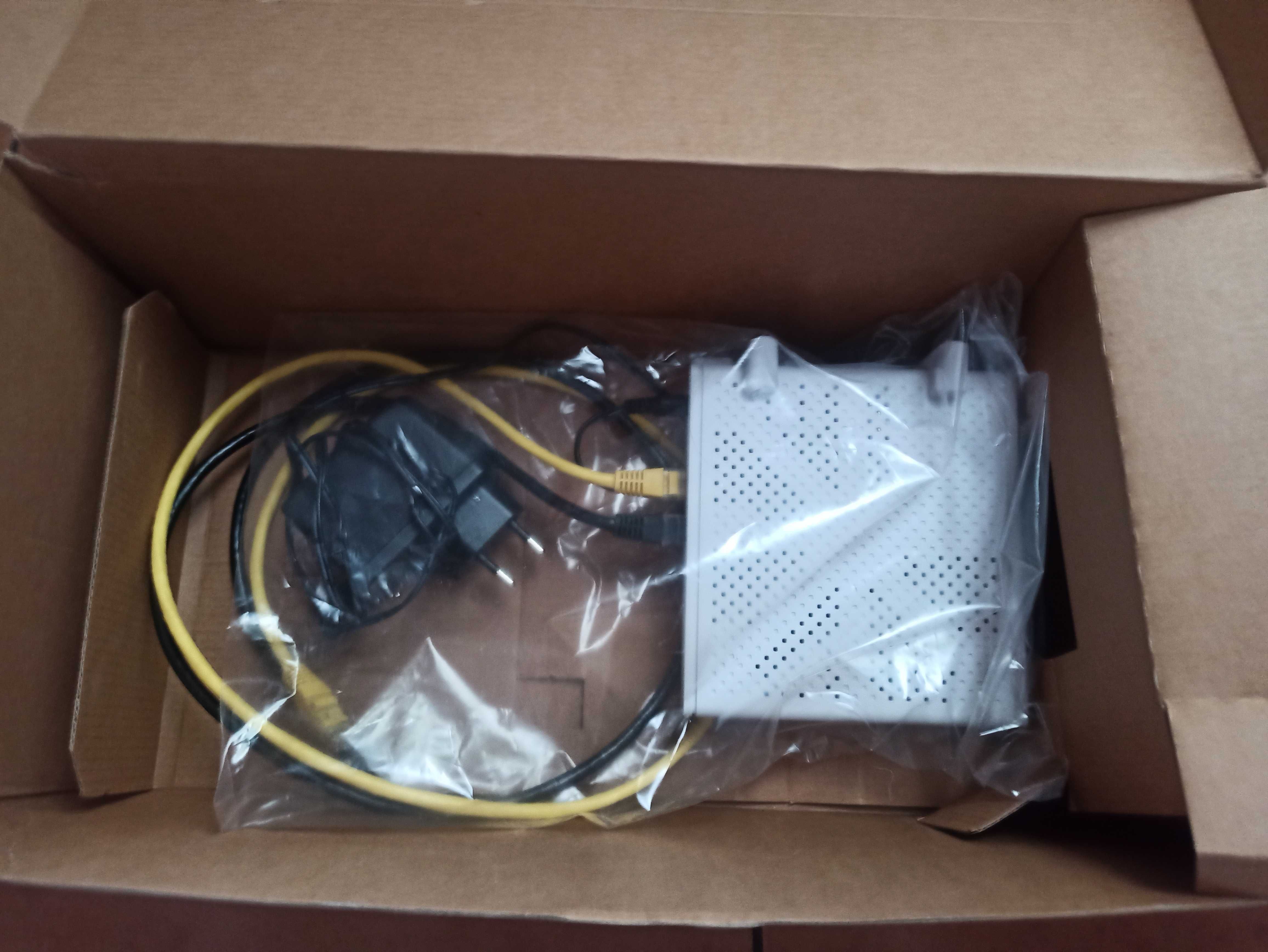 Sprzedam router z anteną zewnętrzną T-mobile Home Office Box  5G