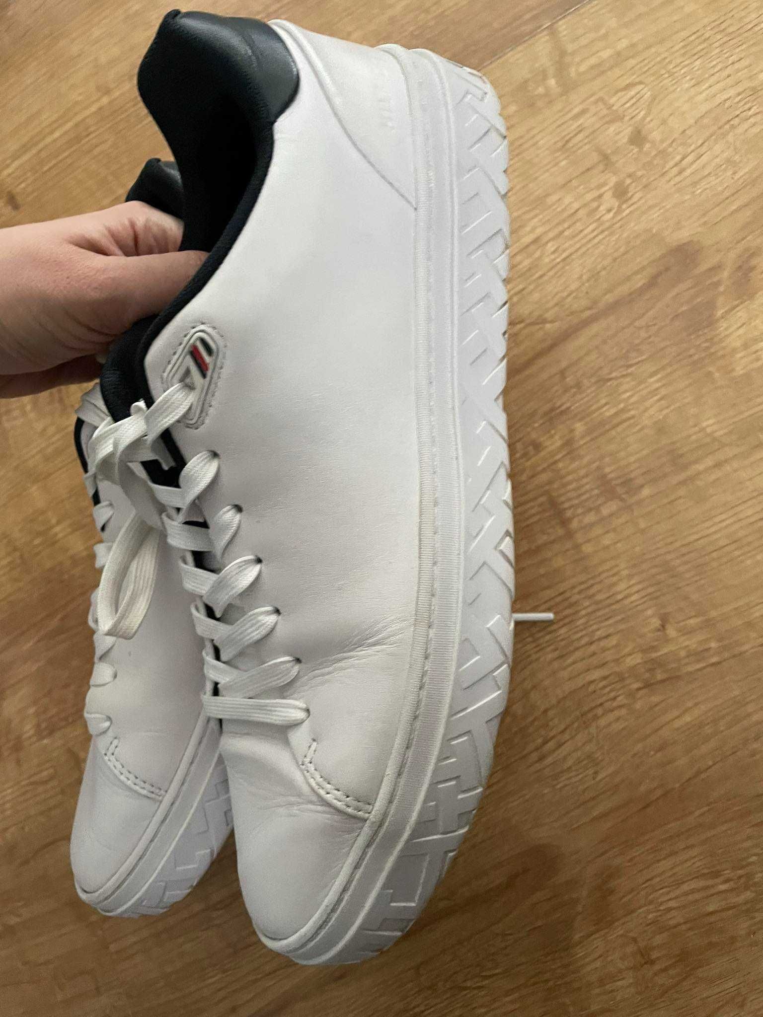 Tommy Hilfiger sneakersy skórzane Modern iconic court białe 41 buty