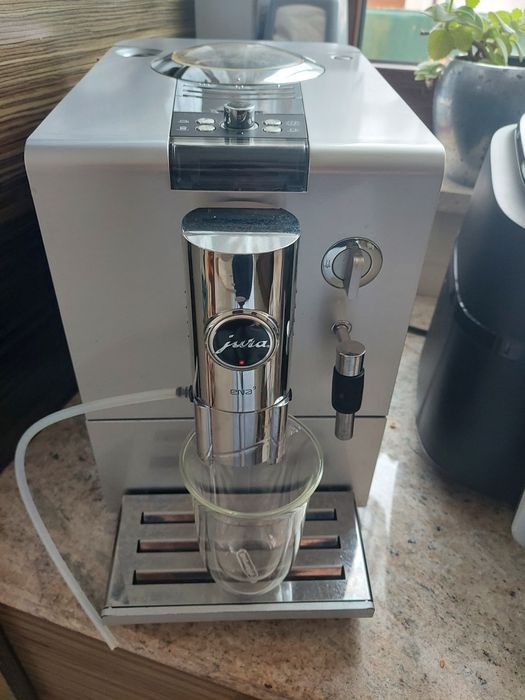 Automatyczny ekspres do kawy Jura ENA 9