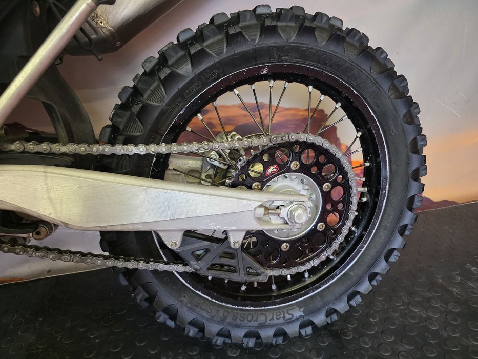 Husqvarna  fe 250 model 2016 akrapovic