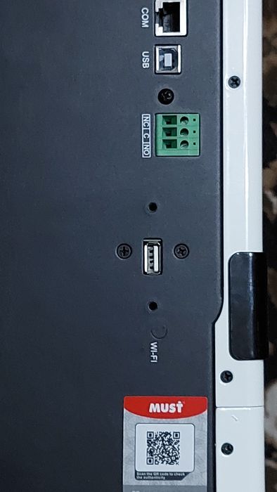 Гібридний сонячний інвертор Must PV18-3024 VPM 3 кіловата 24 вольт