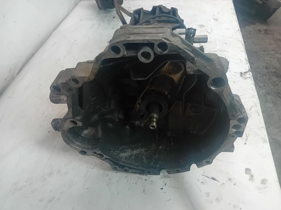 Caixa de velocidades manual VOLKSWAGEN Passat (3B2)