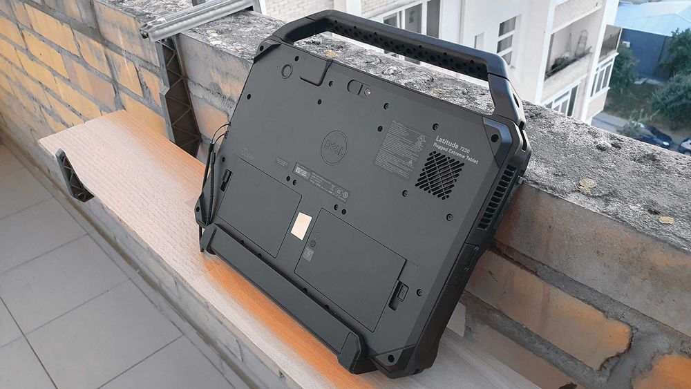 Защищенный планшет Dell 7230 Rugged, 12"/i5-1240U/8GB/512GB/GPS/IP65