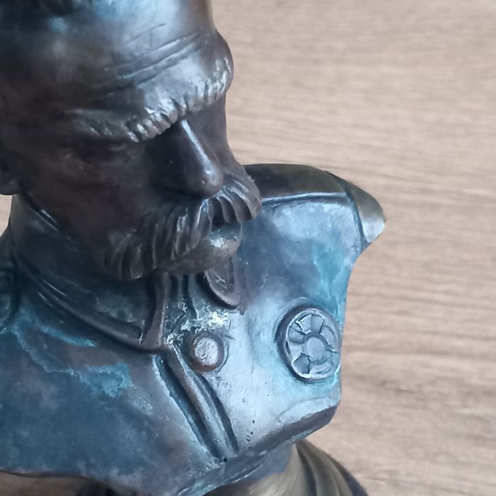 Popiersie Józefa Piłsudskiego sygnowane brąz