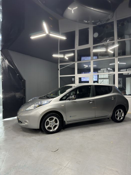 Аренда авто Nissan Leaf ниссан лиф