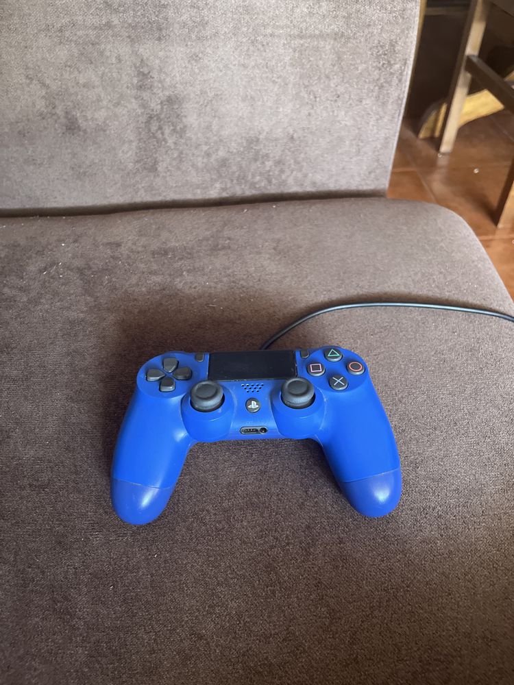 Ps4  1T particamente NOVA + comando