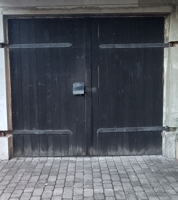 Brama garażowa drewniana drzwi garażowe stare