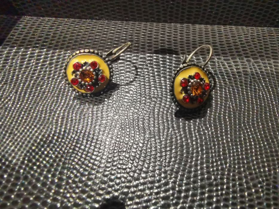 Brincos senhora vermelho e amarelo