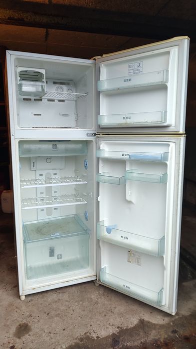 Холодильник Samsung