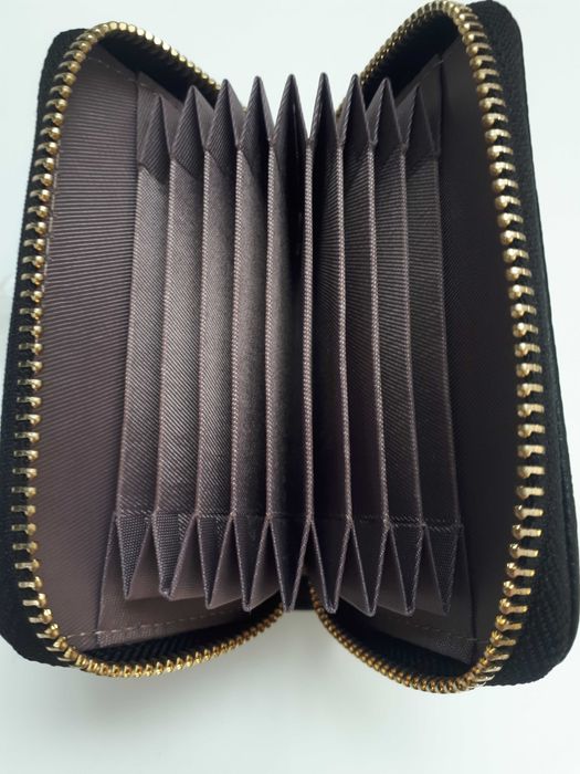 Portfel - etui - organizer na karty, wizytówki, dokumenty.