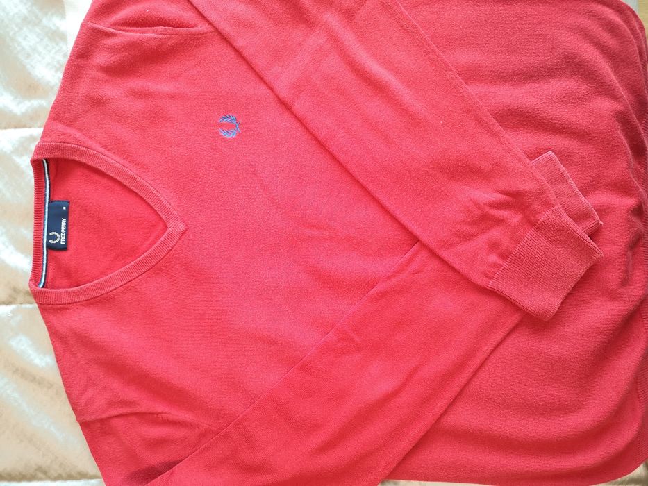 Camisola Fred Perry em bom estado.