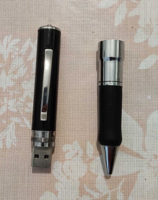 Caneta esferográfica com câmera embutida