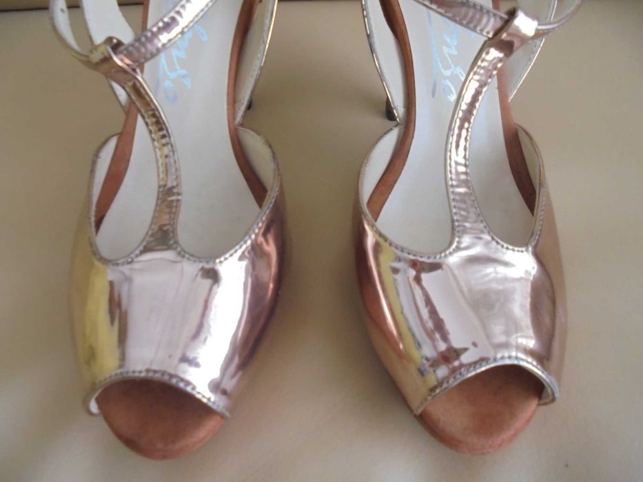 sandálias de senhora novas sem etiqueta