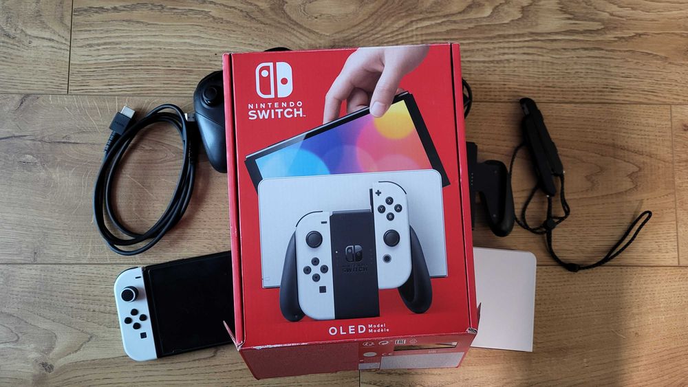 Nintendo Switch OLED + akcesoria