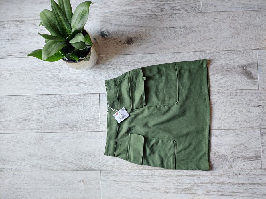 Nowa spódnica trapezowa khaki zielona kieszenie 34 xs