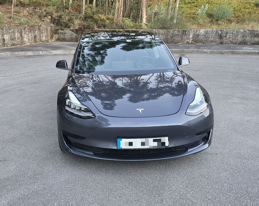 Tesla model 3 SR