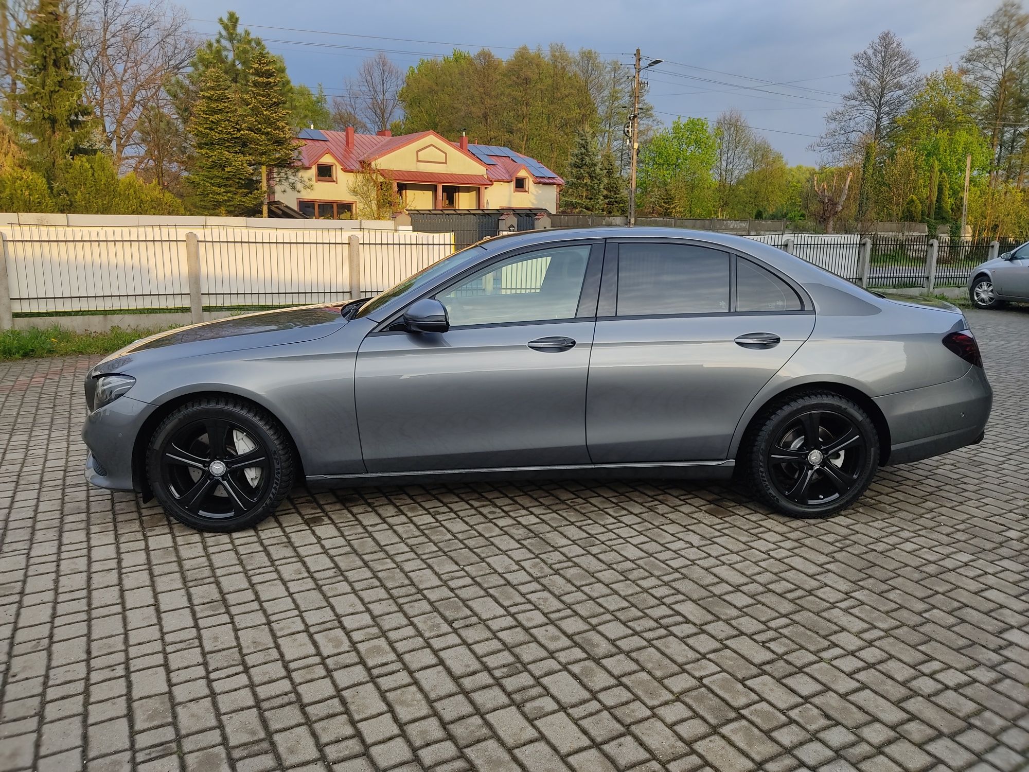 Mercedes E-klasa 88 tys przebiegu