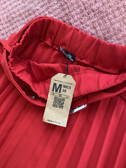 Юбка червона