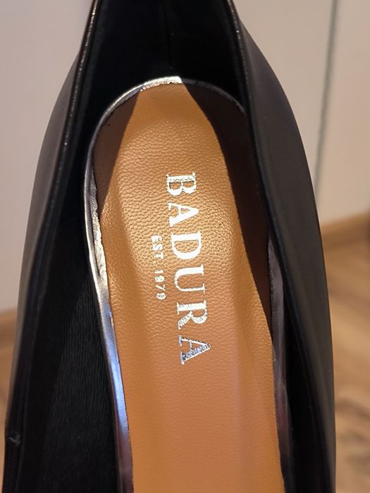 Buty na obcasie skórzane Badura r. 40