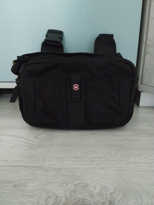 nerka, saszetka biodrowa, torba Victorinox