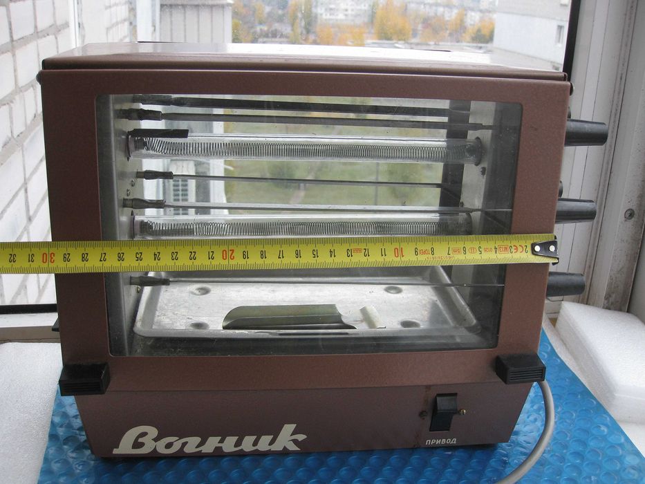 Электрошашлычница Вогник  6 шампуров СССР.