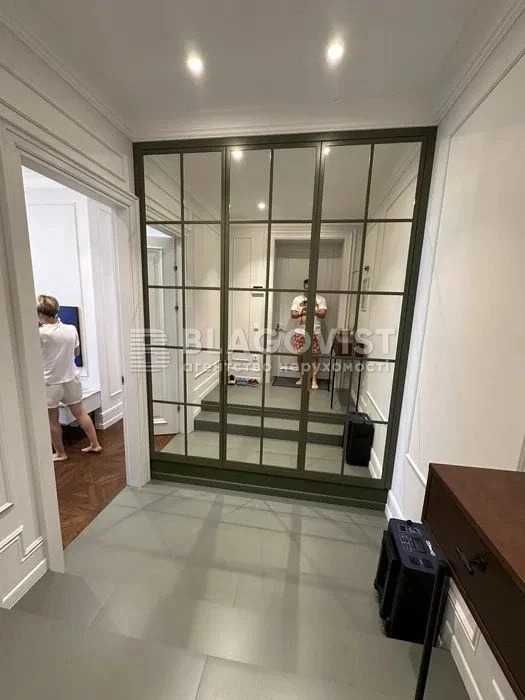 Продаж 2к квартири Печерск, ст.м. Звіринецька