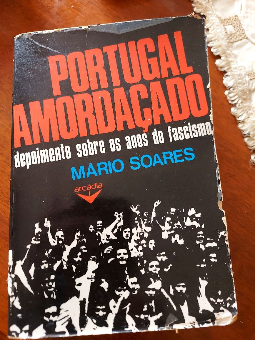 1a Edição do livro de Mário Soares " Portugal Amordaçado"o