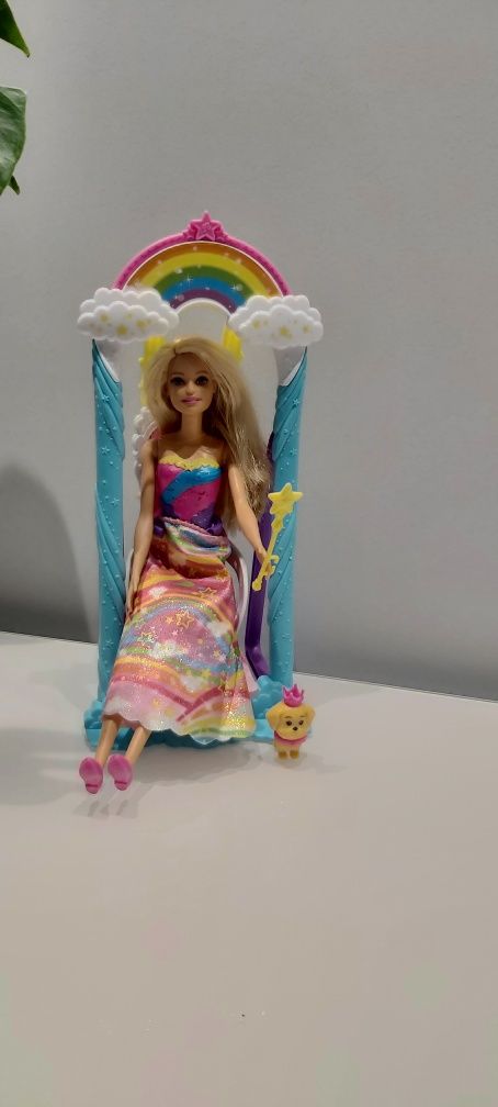 Barbie Dreamtopia z huśtawka i pieskiem